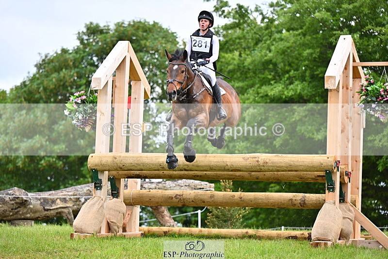 250524A-171701-15160 - C-281-Holly.Morris-NADIR.DE.LEAU