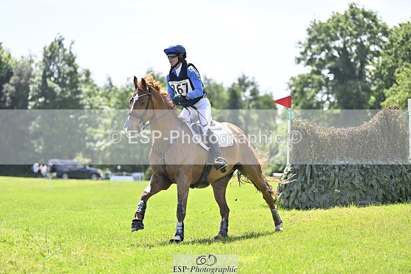 240525-120519-13152 - 367-CROSSTOWN_FINTANS_LAST-Catherine_Burrell