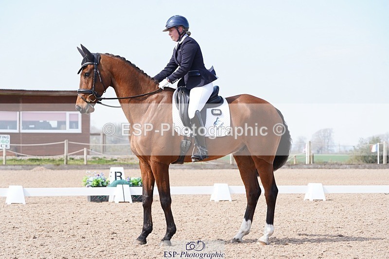 250403-124402-01957 - 036-Abbie.Newbury-Seagry.Viceroy