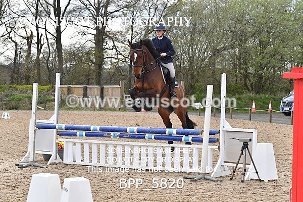 BPP_5820 - CLASS 24 SUN Senior British Novice/ 90cm Open