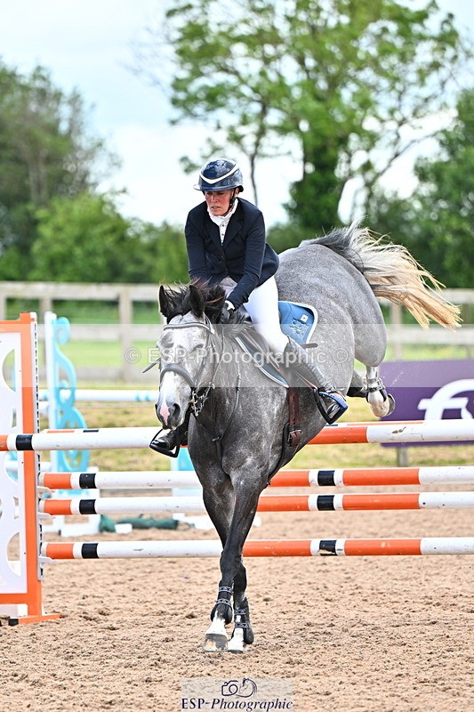 240608A-123812-02333 - Cls 4 Snr Newcomers and 1.10m Open