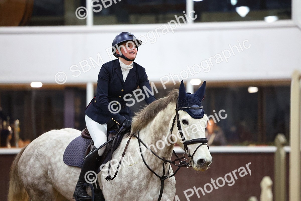 SBM_002911 - Class 6 - Holly & Ivy Stakes - 90cm