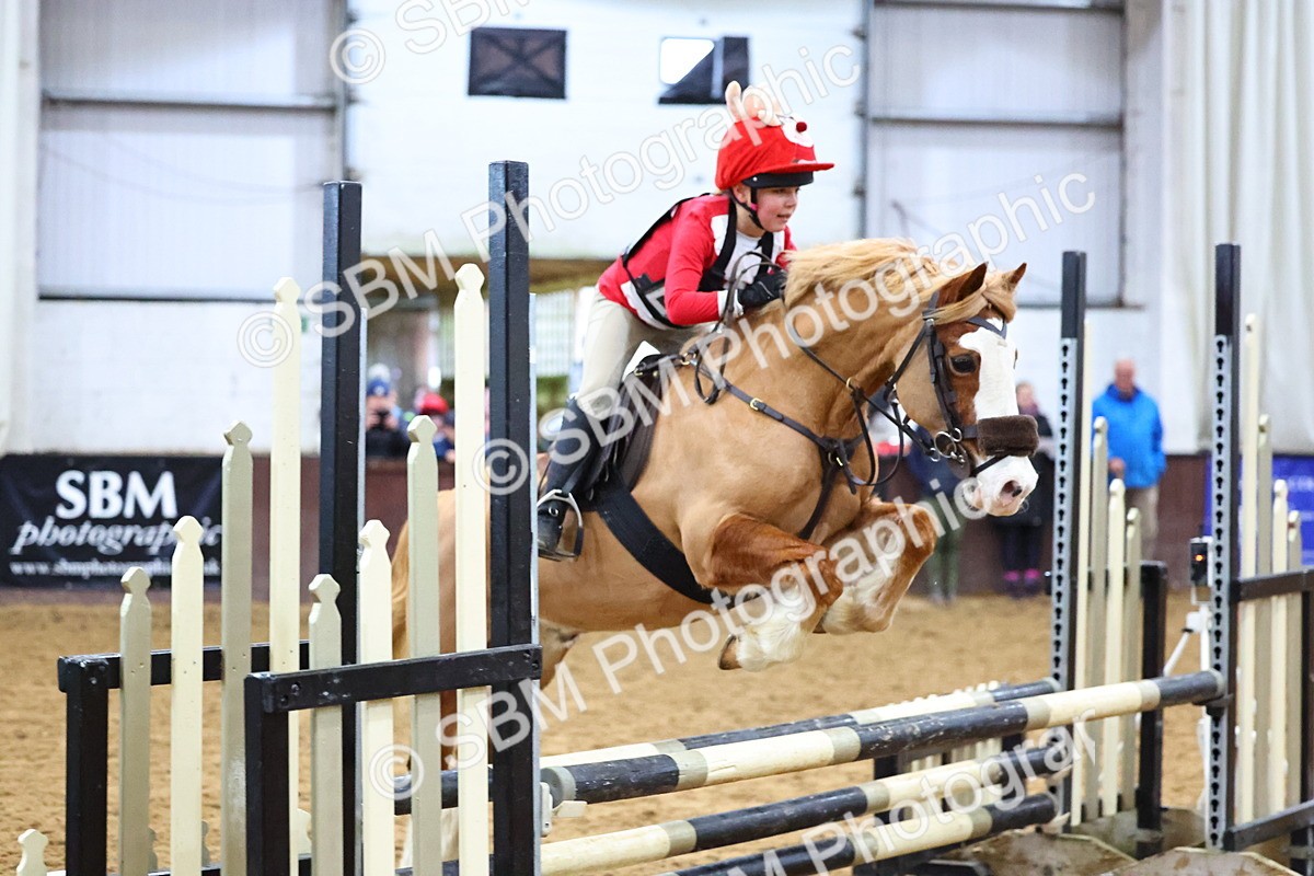 SBM_002002 - Class 4 - Festive Fences - 70cm