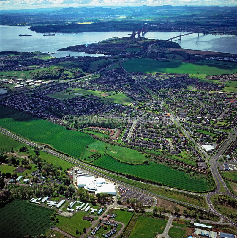 A00430E Rosyth Fife to the Forth Bridges in 2000 - Settlements, infrastructure and attractions