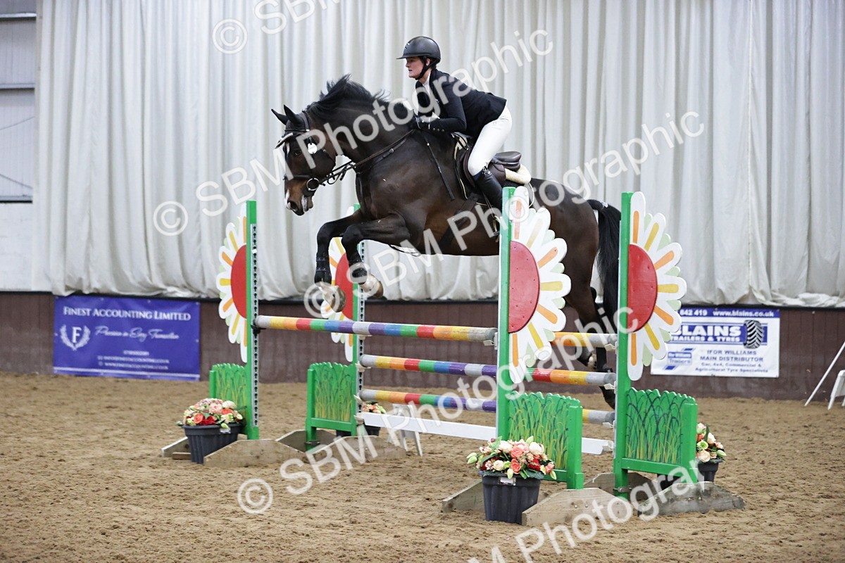 SBM_001525 - Class 4 - Senior Newcomers/ 1.10m Open