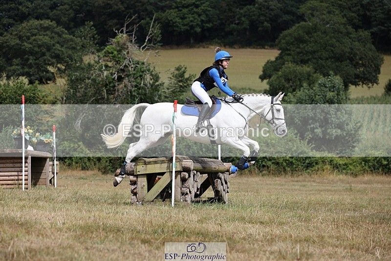 250802A-115553-01885 - A-021-Issy.Baldock-FREDDIE