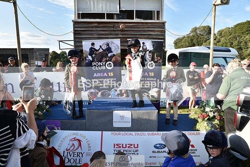 230824-181904-07042 - Thursday 40 and 50cm Presentations