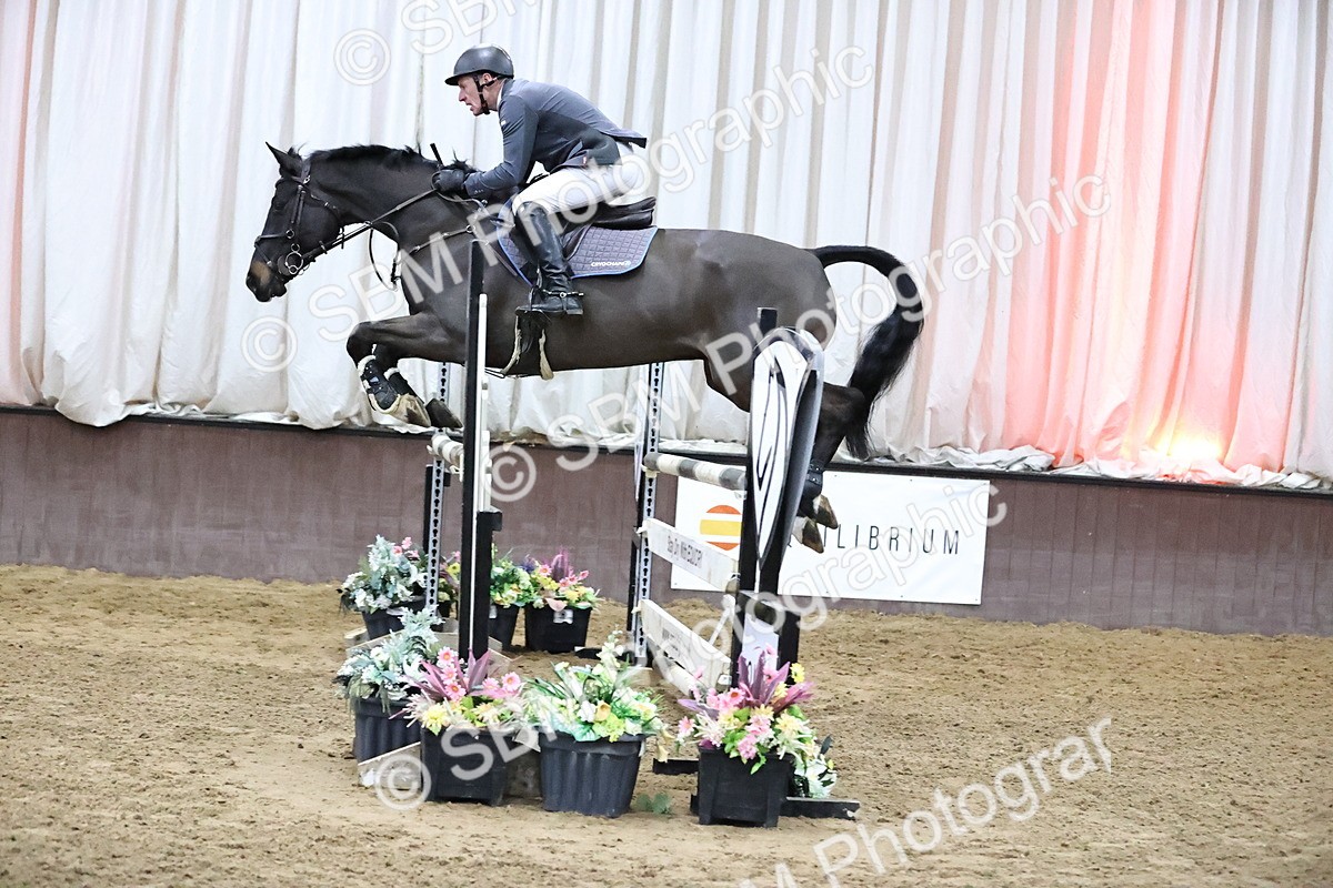 SBM_010131 - Class 25 - Equestrian Senior Foxhunter 1.20m