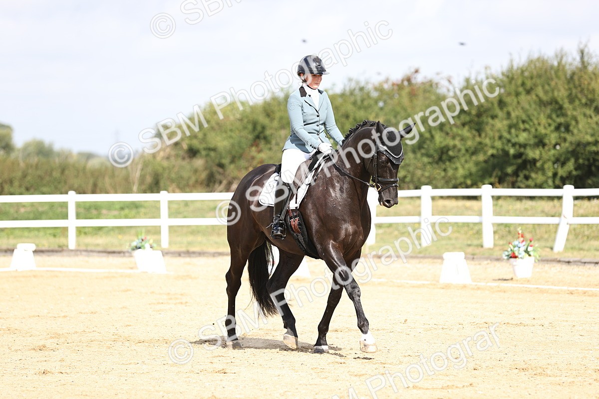 SBM_016084 - Class 14 - Novice 23 - 10.29-11.32