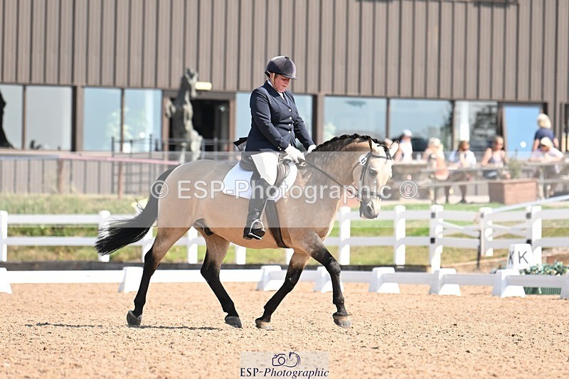 250816-111235-03552 - 082-Sarah.DavisWinston.Classic.Gold