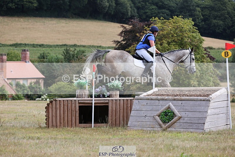 250802A-102544-00880 - A-006-Sarah.Morrison-QUALITY.STEP.ON