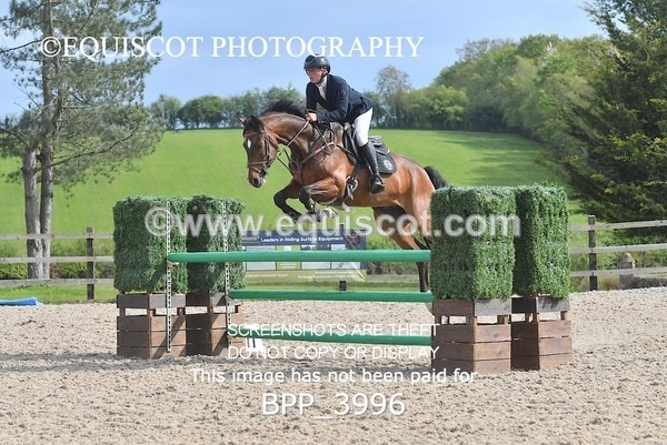BPP_3996 - CLASS 9 - FRI - Senior Newcomers/ 1.10m Open