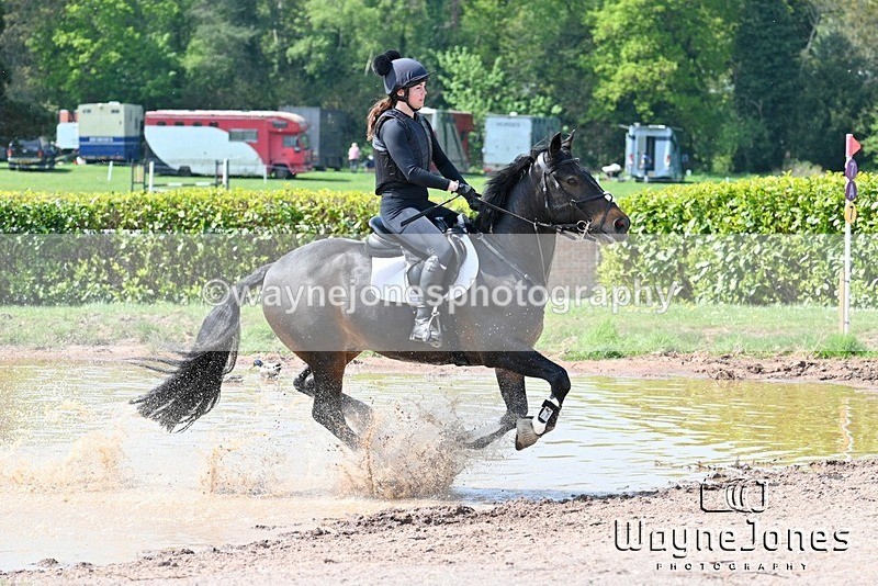 WJ7_7064 - The stables at Tweseldown 27-04-25