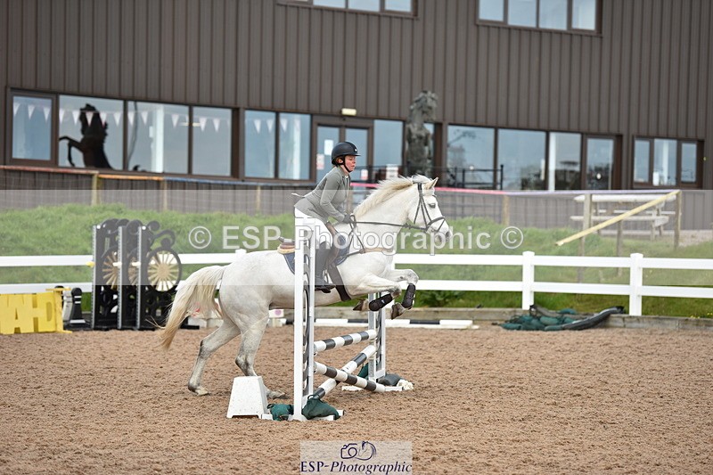 240423A-163640-00195 - 70cm