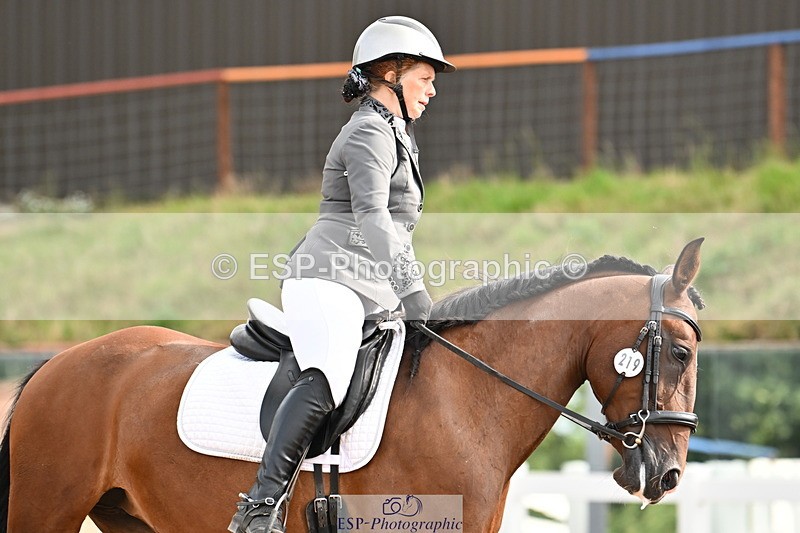 240817A-100837-07094 - 219-Sarah.Baldwin-Ervilha.Dos.Leitoes