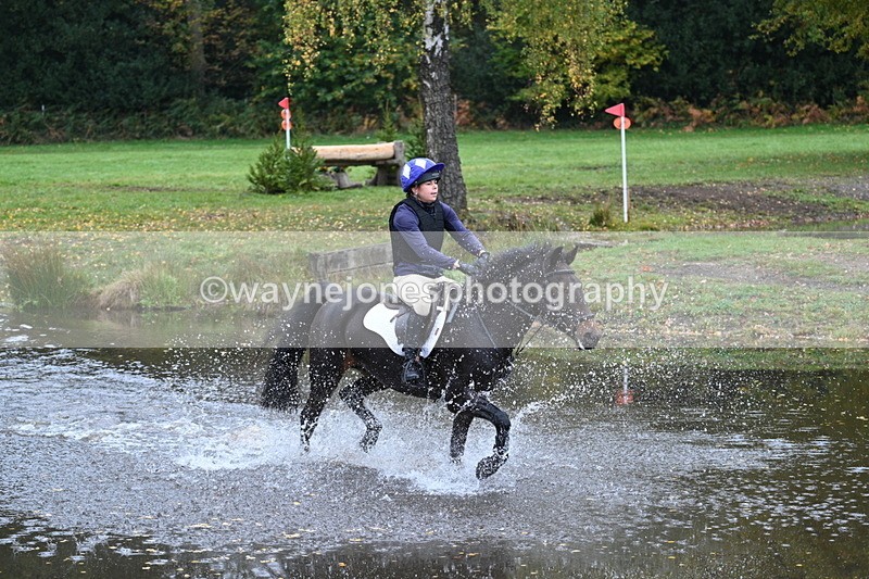 WJ7_3023 - Time 10:47 to 11:11 at the water