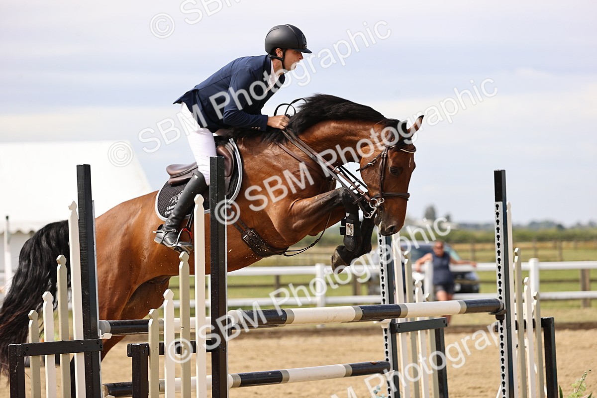 SBM_009613 - Class 8 - Senior Newcomers - 1.10  Open