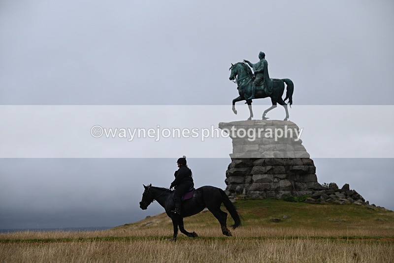 DSC_2120 - Time at Statue 12:13 to 12:32