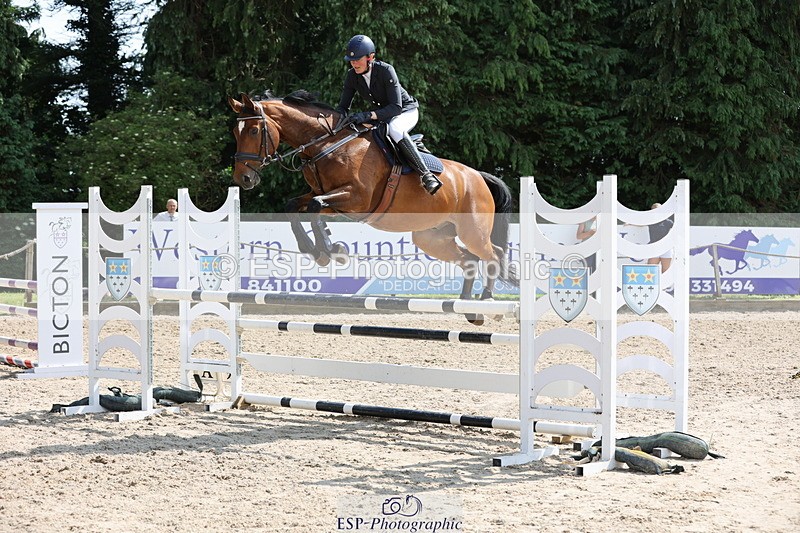 250614A-161355-08245 - Cls 30 1.05m Amateur Q and Open