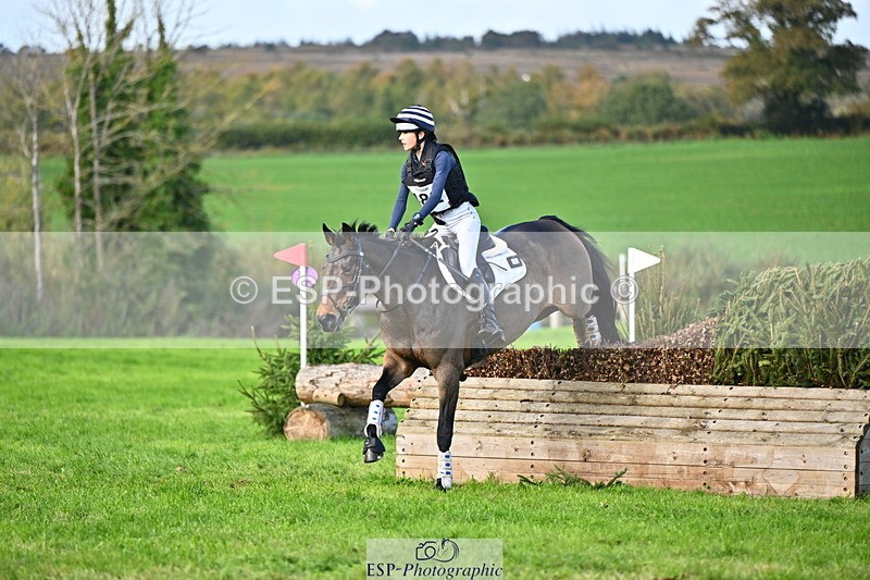 251025A-135613-20509 - F-482-Evie.Matthews