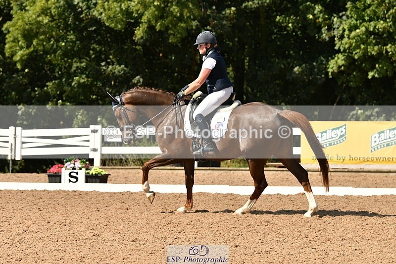 250817-154806-11335 - 214-Verity.PerryVogue