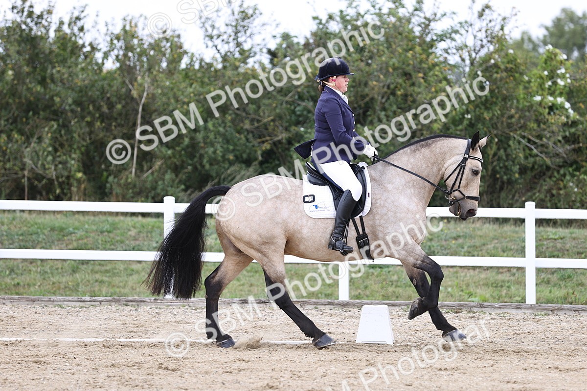 SBM_017921 - Class 14 - Novice 23 - 15.16-16.19