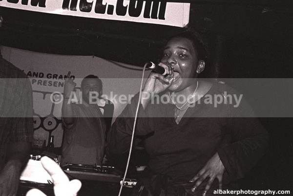 05 veba - Friends-&-Family @ the-roadhouse 02.11.02