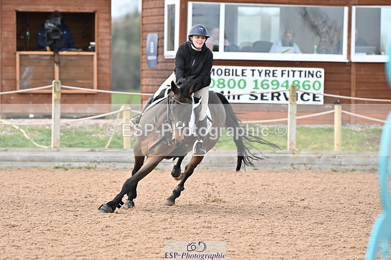 240315A-125406-01071 - Cls 3 Snr Foxhunter