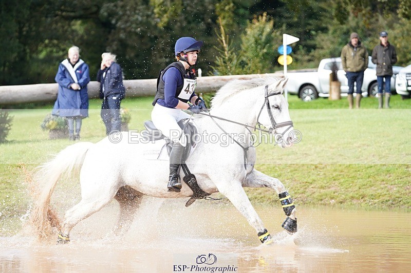 231021-133950-17393 - 437-DONBEG.GREY-Hannah.Underhill-SC+XC