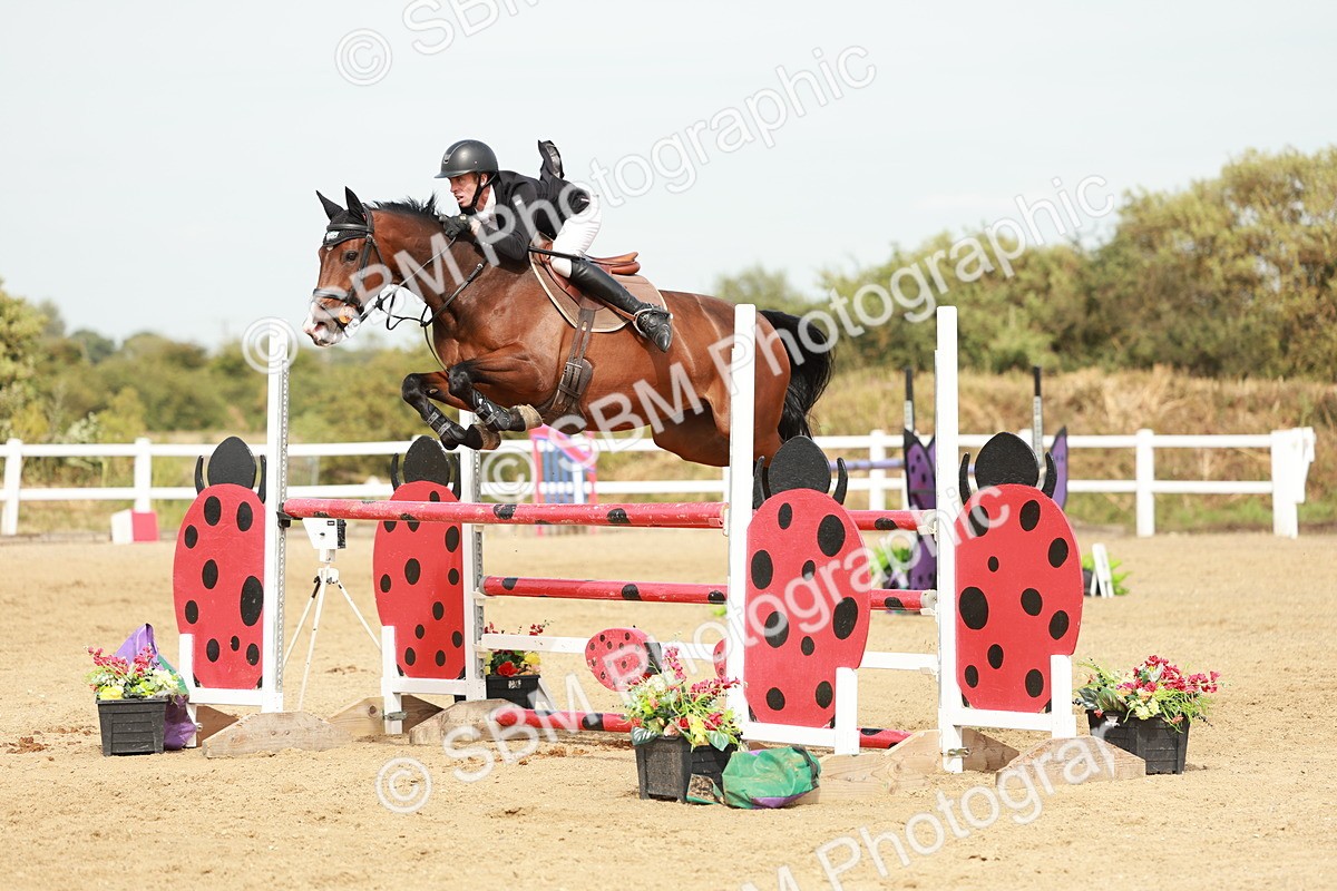 SBM_008270 - Class 4 - Senior Foxhunter - 1.20m Open
