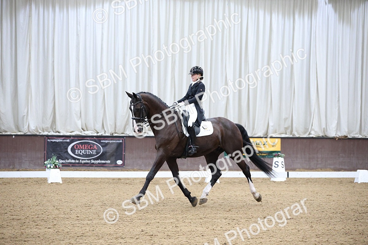 SBM_004664 - Class 9 - FEI Inter 1 Gold - 16.59-17.47