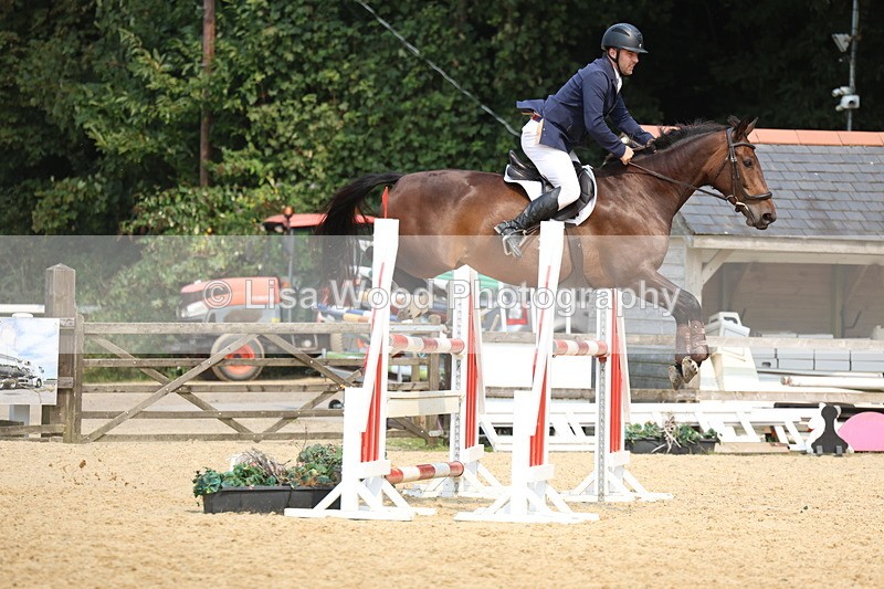 3E7A2442 - Class 8: Senior Newcomers/1.10m open