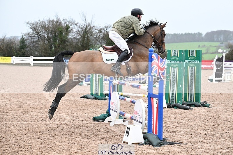 251205-122819-00478 - Cls 7 Snr Newcomers and 1.10m