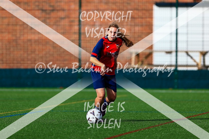 1DX30989 - 2025-10-05 FC Abbey Meads Ladies V Purton  Kingsdown FC Ladies