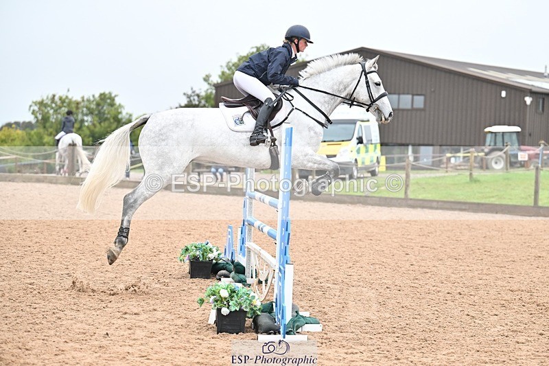 251003-113840-00517 - Cls 2 Newcomers and 1.10m