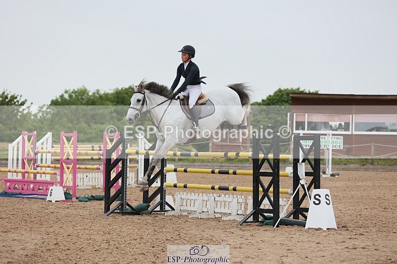 250524-124225-04749 - Cls 15 Snr Fox 1st Rnd