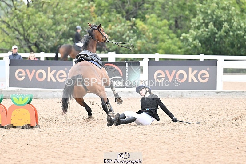 250920-112004-00472 - Cls 22+23 Club and Schools 70cm