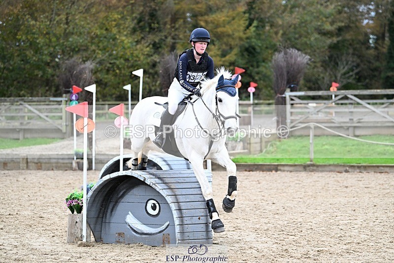 241117-132201-04138 - Cls 3 90-95cm 13.00 to 14.00