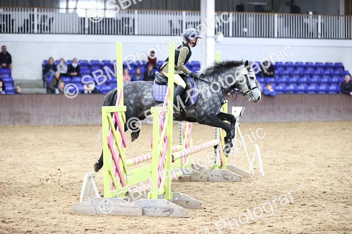 SBM_001517 - Class 5 - Henlow Veterinary Hospital 70cm