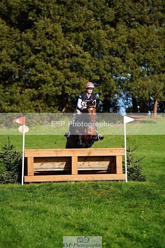241026-103032-11314 - 328-Zara.Head-FOURFIELDS.LOVEHEART