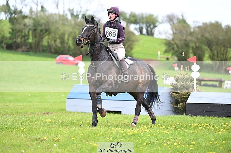 250419-161235-13364 - 669-Morwenna.Barnicoat-MIDNIGHT.ISABELLA