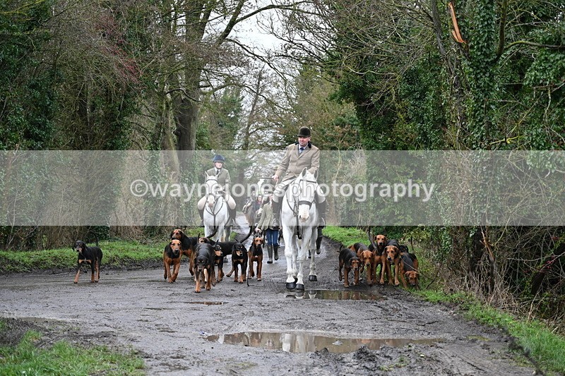 WJ7_9413 - Walk out..