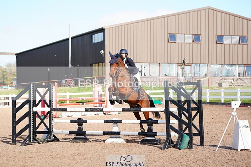 241027A-115904-02645 - SUN Cls 6 Pony Newcomers and 1m Open