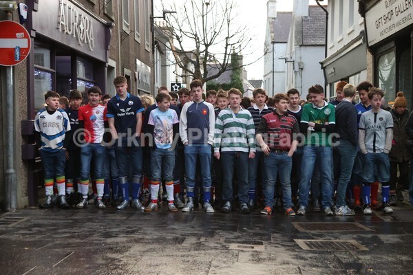 AA076300 - New Years Boys Ba'