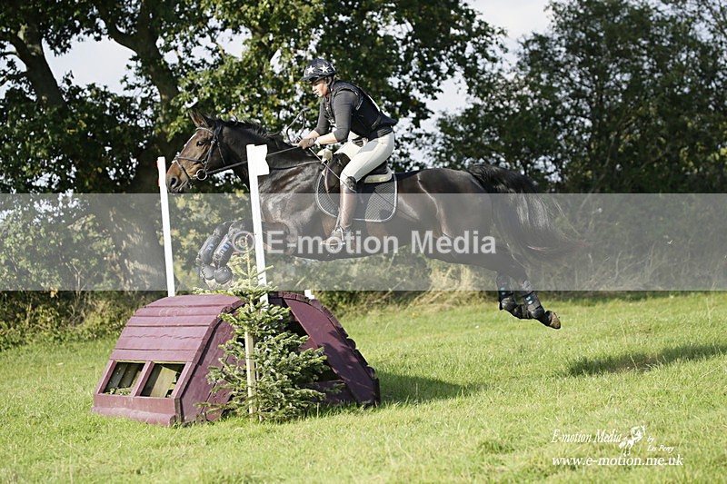  WWHT 171021 4020 - Open (1.00m)  17/10/21