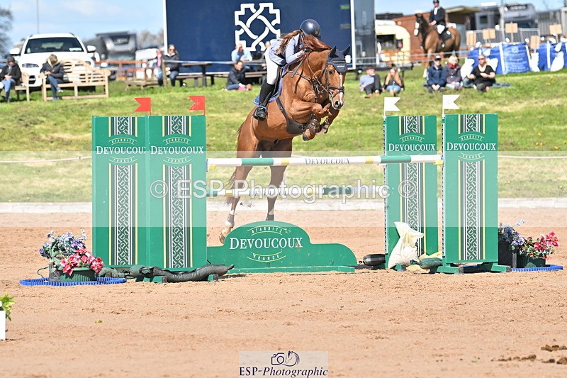 240420A-142046-11709 - Cls 7, 2 Star Medium Tour 1.35m