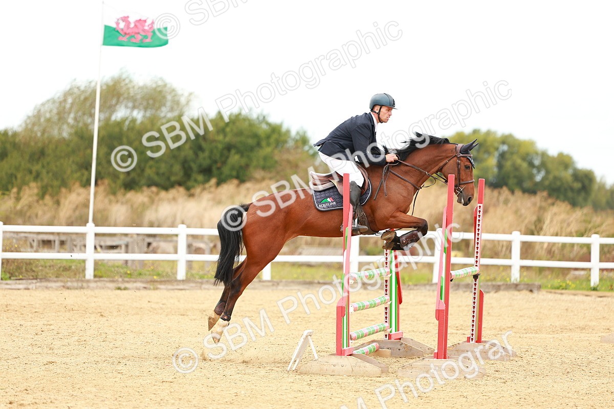 SBM_001593 - Class 4 - Senior Newcomers - 1.10m