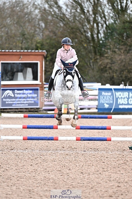 251205-100236-00109 - Cls 2 Snr British Novice and 90cm