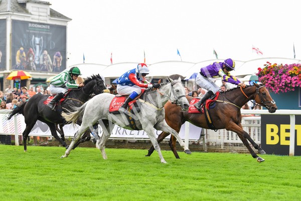 100923-Pony Race 2-Its Fatherted-1702 - Pony Race 2 12.45 The Dragon (TV and Film) Studios Pony Race 148cm & Under