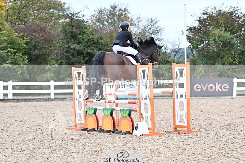 251015-140417-00706 - Cls 4 Newcomers and 1.10m Open